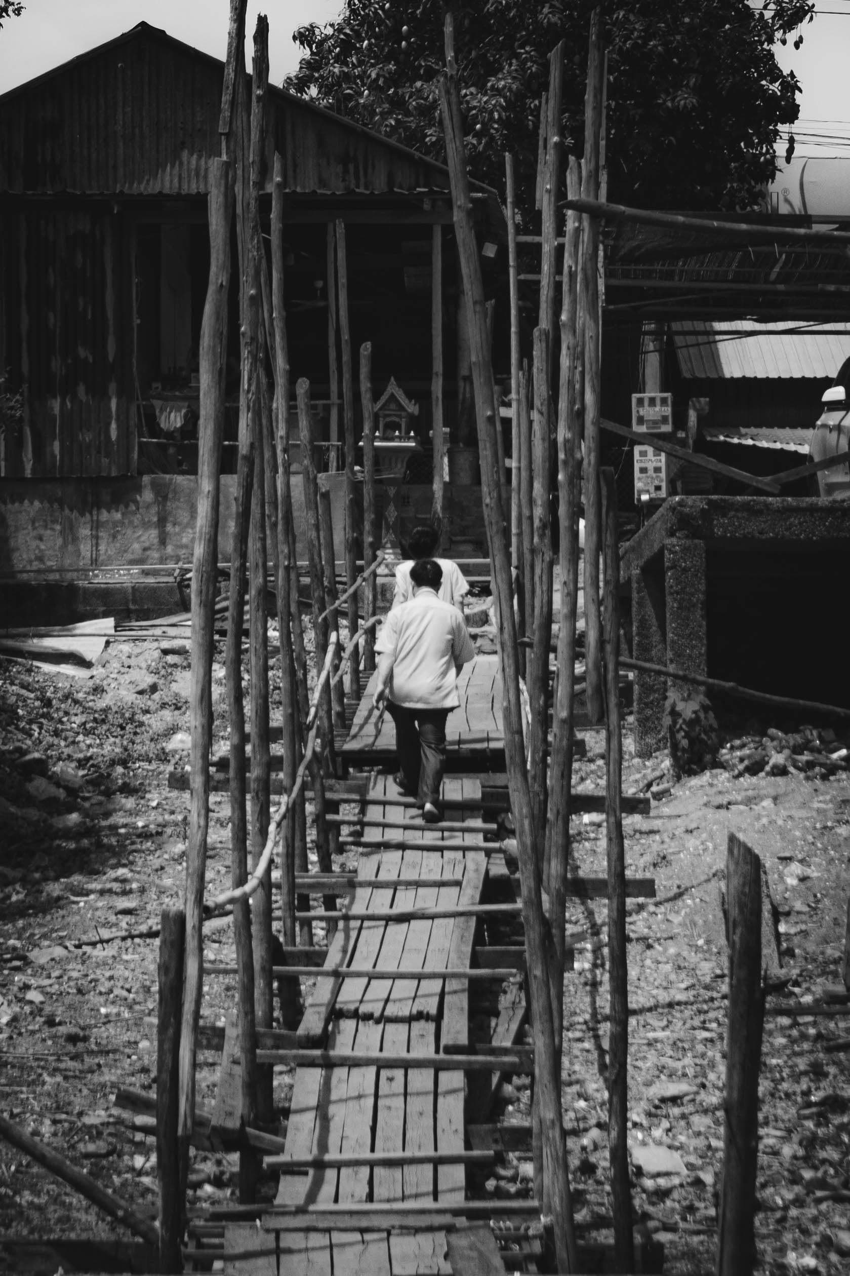 Tagbanwa craftsmen detail work